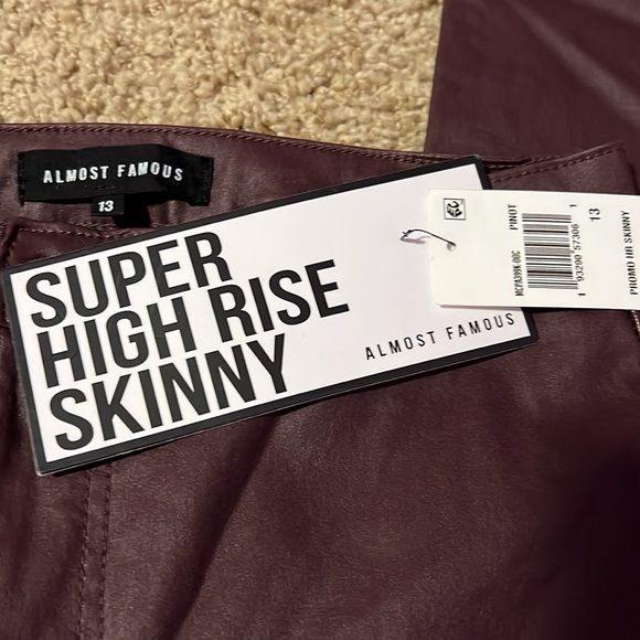 Almost famous Burgundy leather look pants - Picture 4 of 6